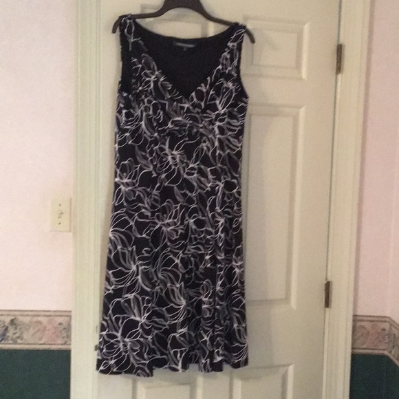 Jones Wear Dresses & Skirts - Jones Wear black and white dress. Size 14